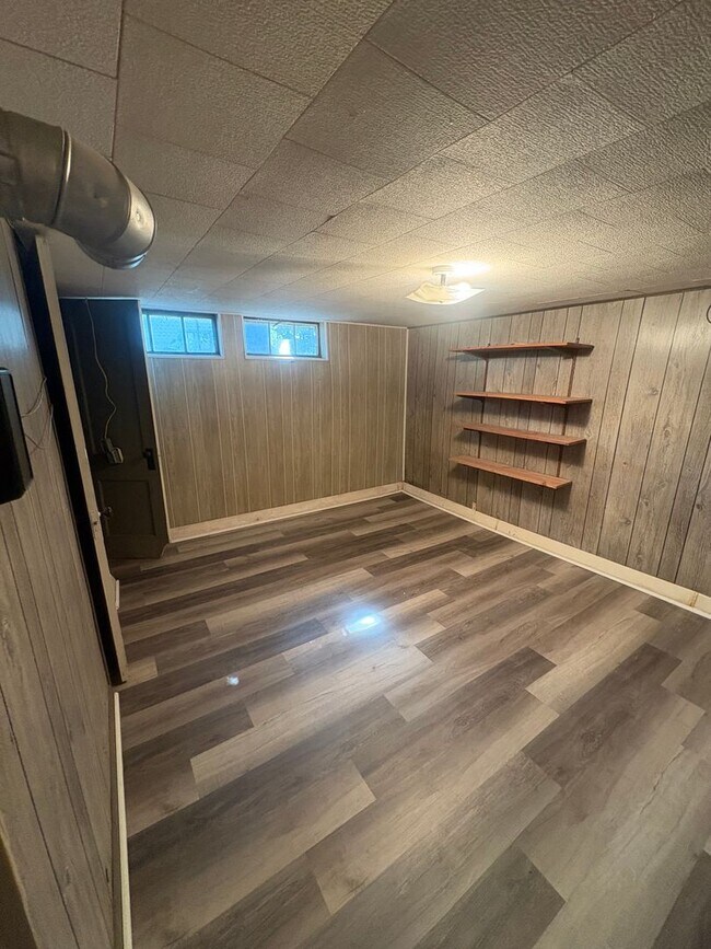 Building Photo - 2 Bedroom / 1 Bathroom Single family home in West Peoria