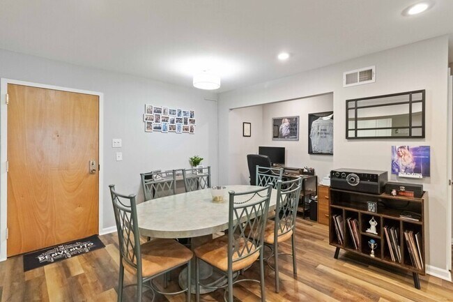 Building Photo - 61 Mt Kemble Ave
