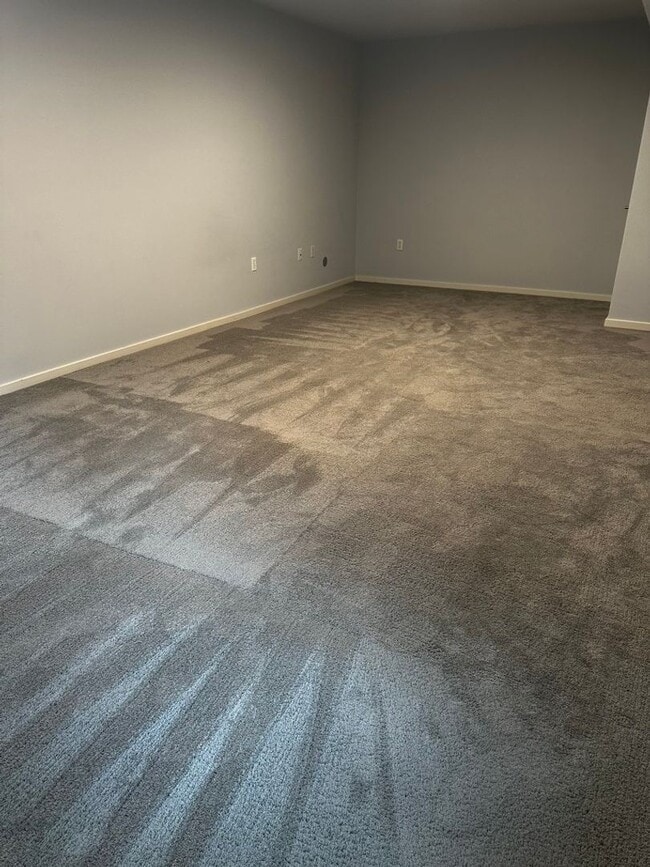 Building Photo - 3Bd/2.5Ba Bellevue Townhouse