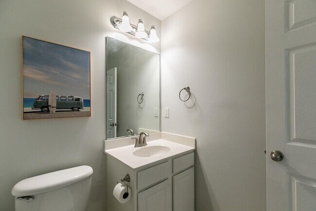 Building Photo - 827 Charles Bank Ave SE