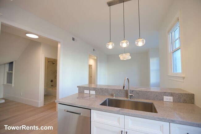 Building Photo - 306-308 Church St.