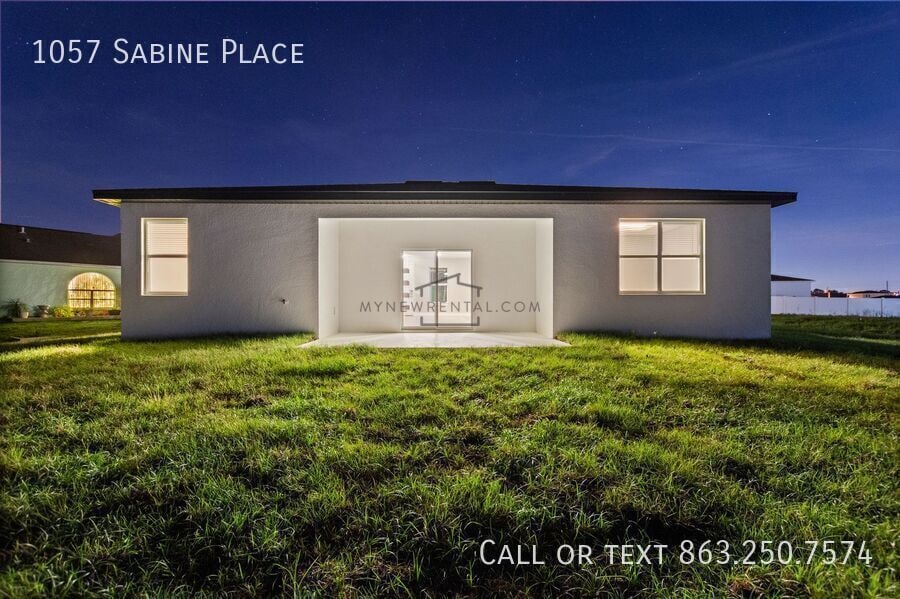Building Photo - 1057 Sabine Pl