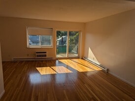 Building Photo - 530 Highland Ave