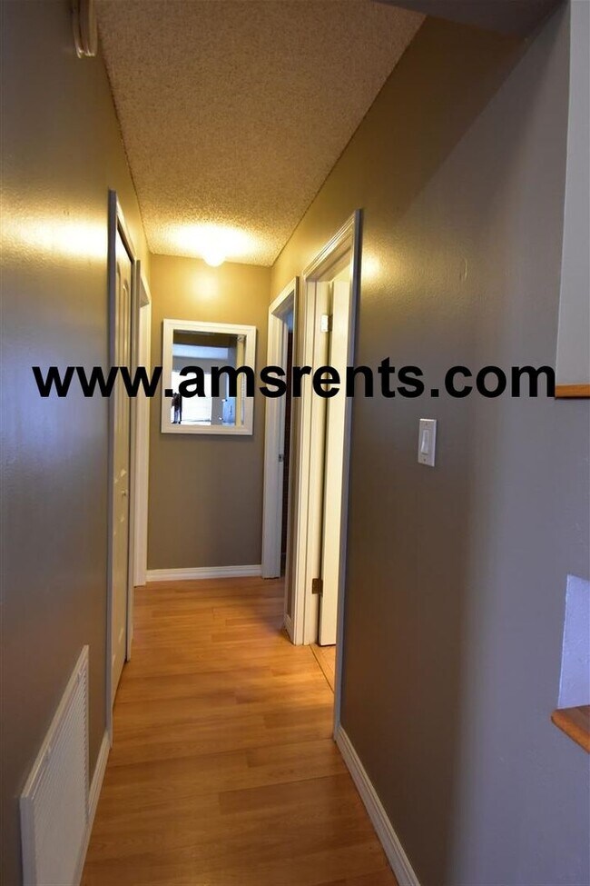 Building Photo - Spacious 3 bedroom House in Orlando