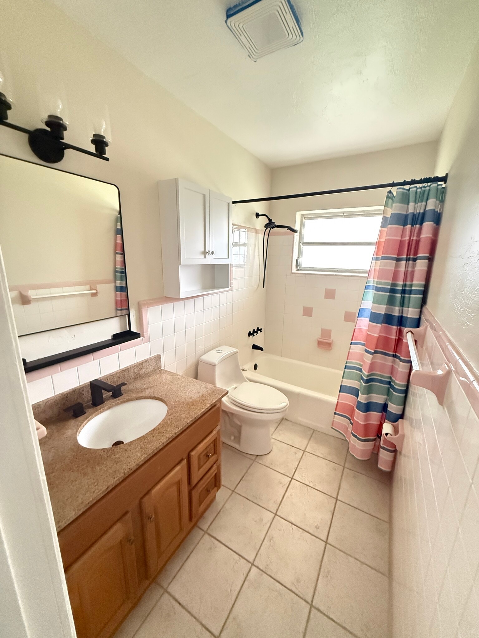 Building Photo - 337 SE 12th Ave