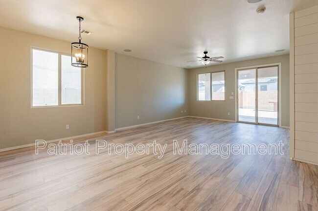 Building Photo - 329 S 172nd Dr