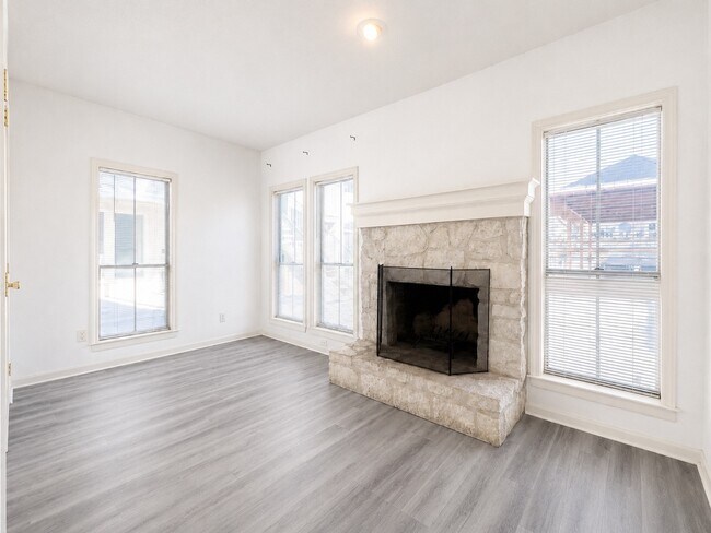 Building Photo - 2529 Rio Grande St