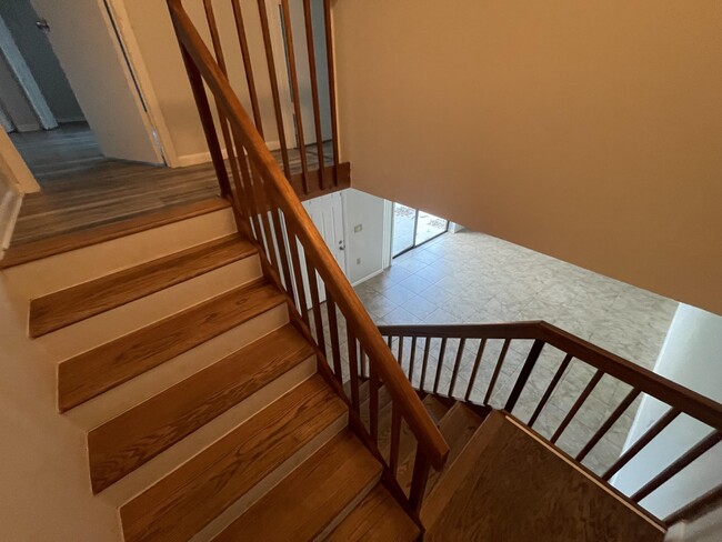 Building Photo - 5602 SE Windsong Ln