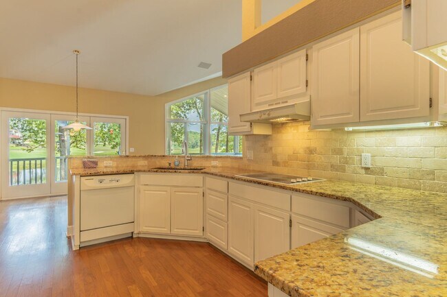 Building Photo - 10 Lindura Ln