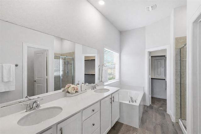 Building Photo - 11108 Culberson Dr