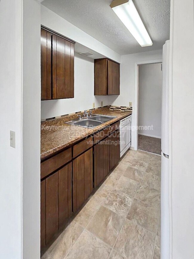 Building Photo - 1925 Priest Pl