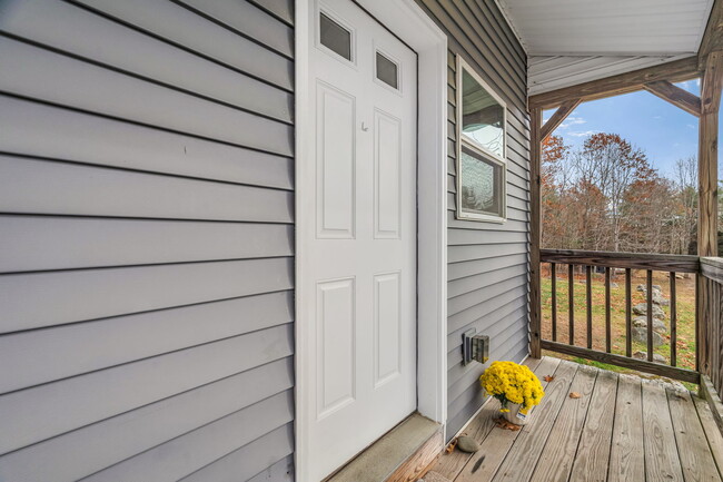 Building Photo - 114 Cove Rd