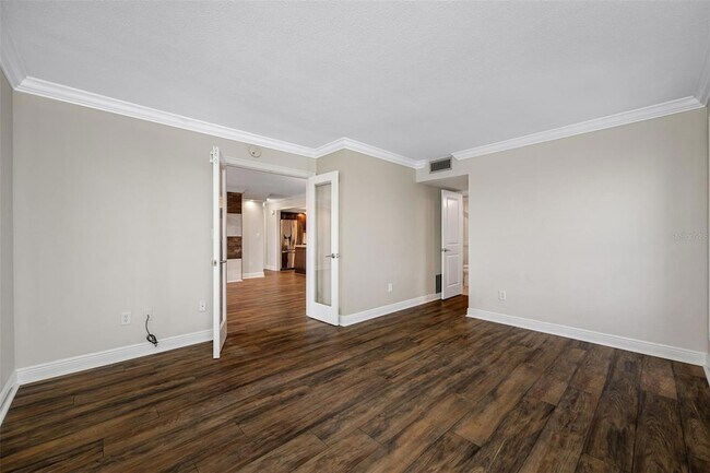 Building Photo - 5220 Brittany Dr S