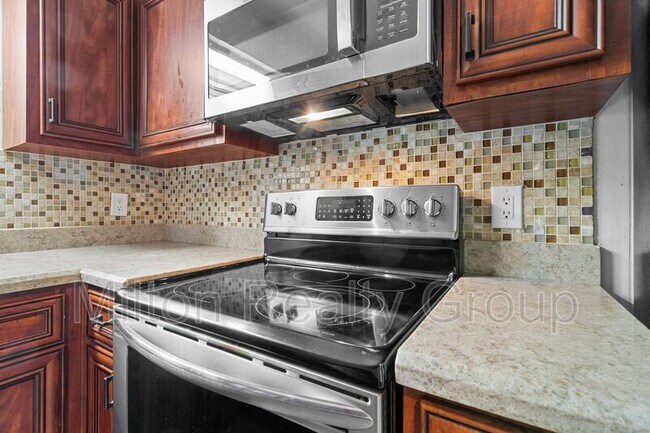 Building Photo - 6203 Vigilante Ct