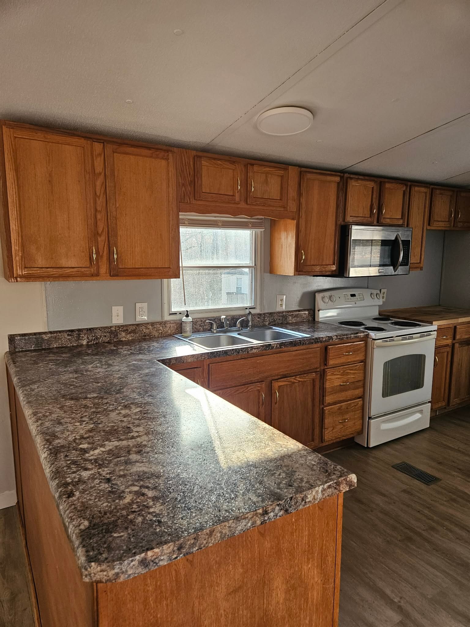 Building Photo - 1107 Hibiscus Rd