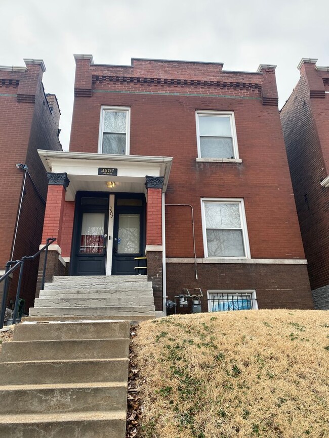 Primary Photo - 3507 Alberta St