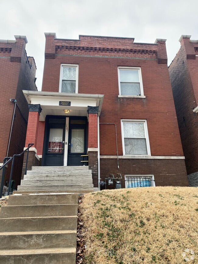 Building Photo - 3507 Alberta St