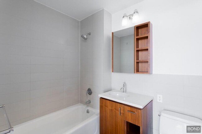 Building Photo - 1 bedroom in Astoria NY 11102