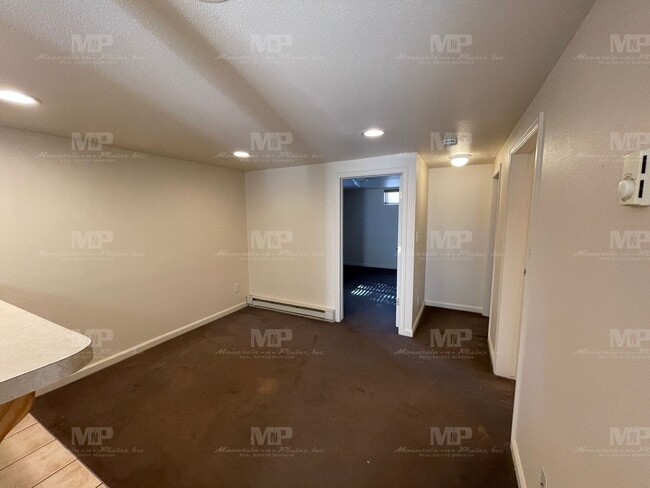 Building Photo - 511 1/2 S Grant Ave