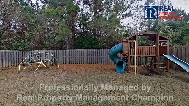 Building Photo - Immaculate 4 BD/3 BA Home w/Screened Porch and Fenced Back Yard