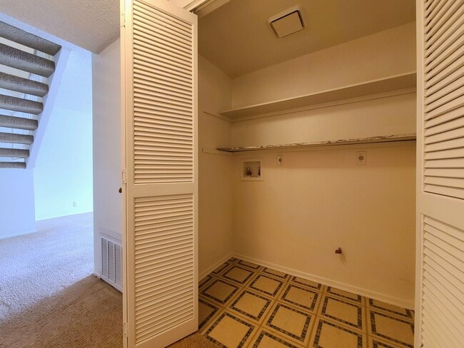 Building Photo - Nice 2-Story 3-Bedroom Condo in Loma Linda!