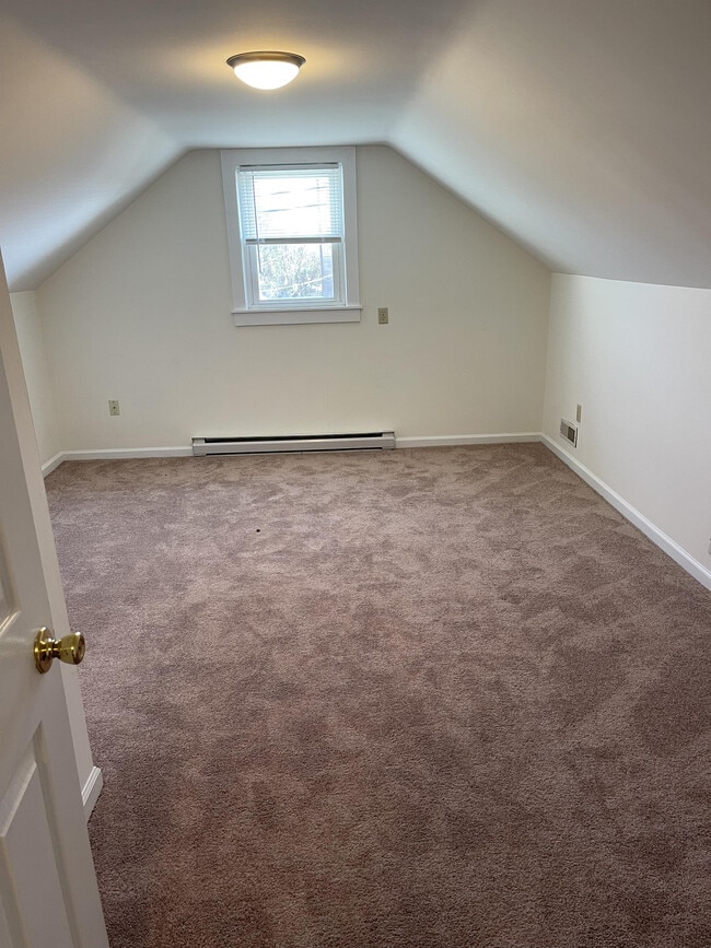 Building Photo - 406 Hammond St