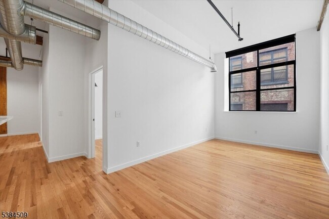 Building Photo - 475 S Jefferson St