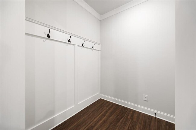 Building Photo - 130 Logan Pass Dr