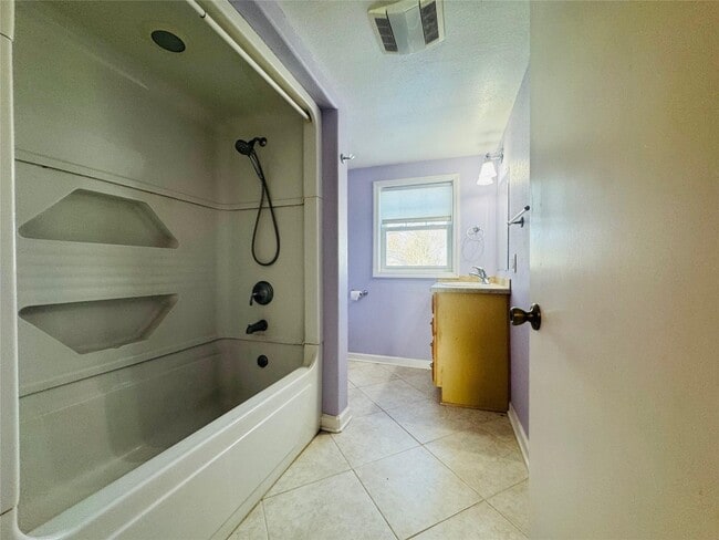 Building Photo - 2405-2405 Jenkins St