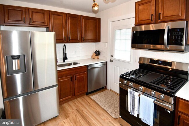 Building Photo - 503 Woodston Rd