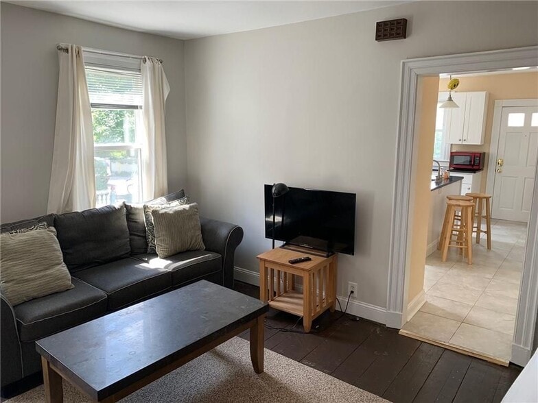 Building Photo - 501 Spring St