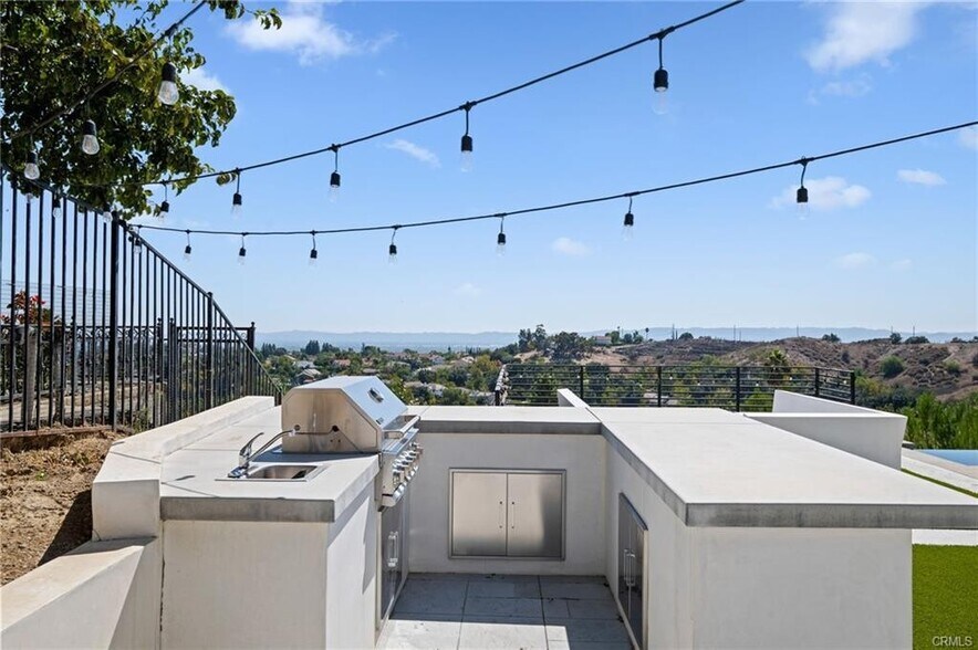 Building Photo - 17764 Sidwell St