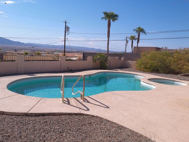 Building Photo - 1771 Miramar Dr