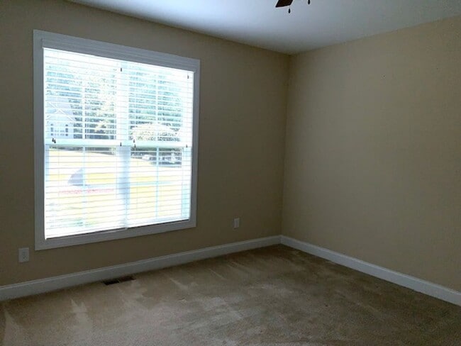 Building Photo - Adorable Ranch Home in a Great Neighborhood!