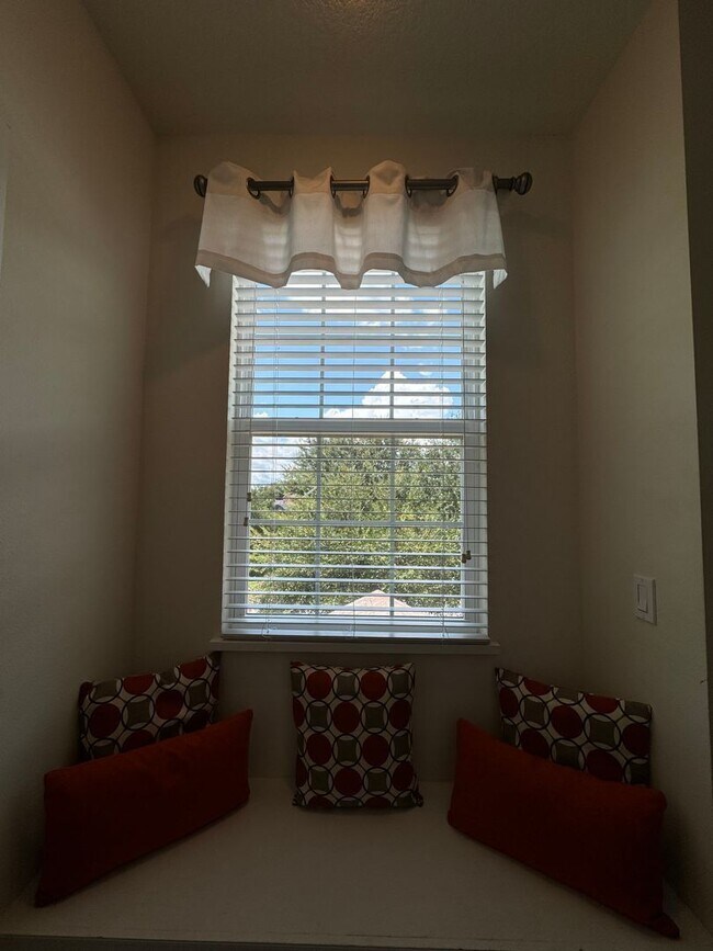 Building Photo - 1641 Retreat Cir