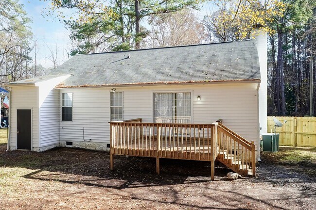 Building Photo - Beautiful One-Level 3-Bedroom Home in Raleigh