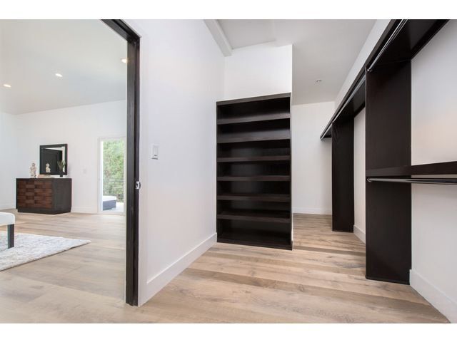 Building Photo - 15672 Castlewoods Dr