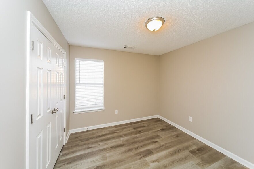 Building Photo - 12923 Fox Ridge Ln