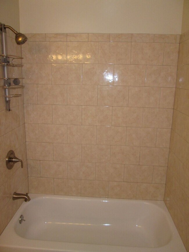 Building Photo - Logan Circle Centrally Located near Dupont...
