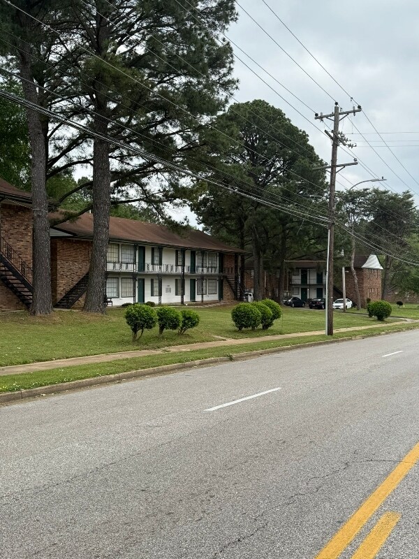 Building Photo - 3720 Outland Rd