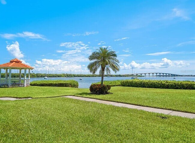 Building Photo - 6361 Bahia Del Mar Blvd S