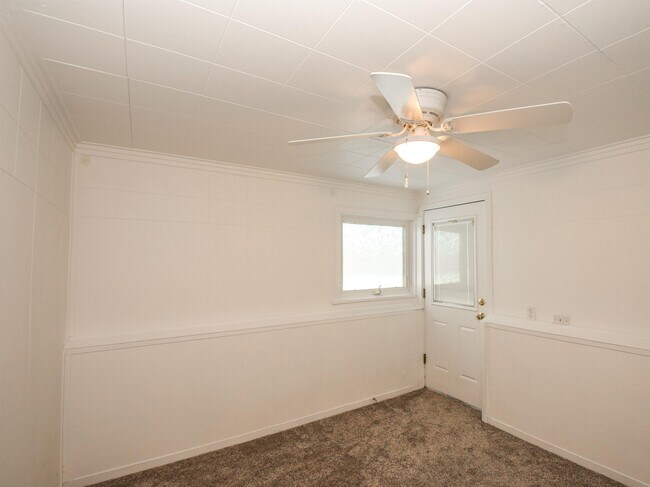 Building Photo - 143 S State St