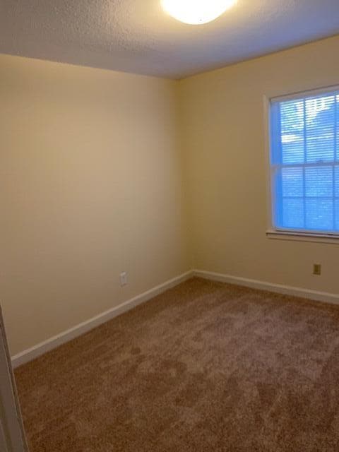 Building Photo - 5442 Oakcrest Rd