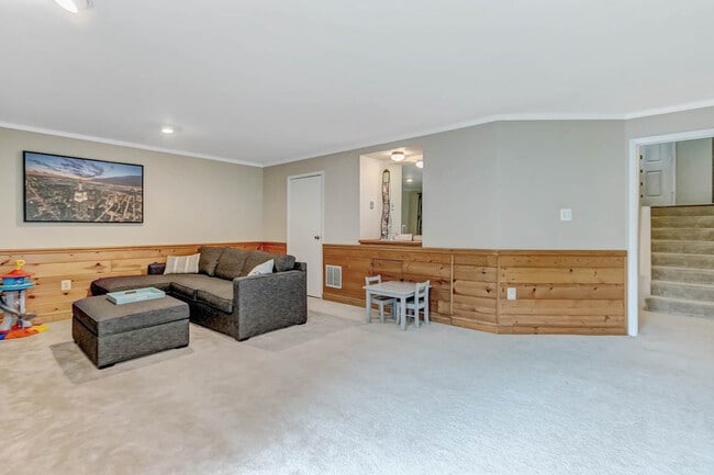 Building Photo - 2883 Sutton Oaks Ln