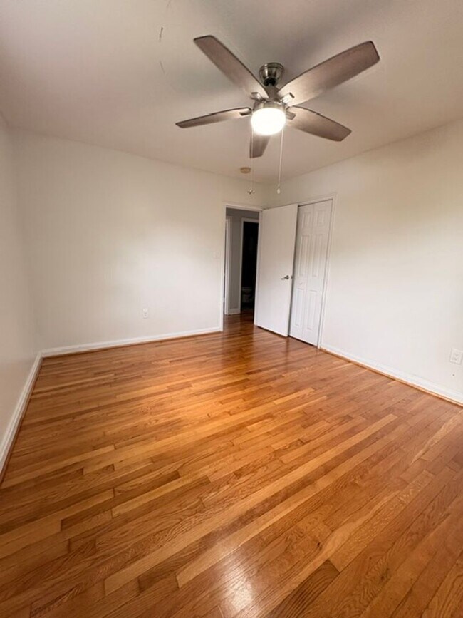 Building Photo - 9714 Admiralty Dr