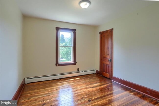 Building Photo - 117 3rd St