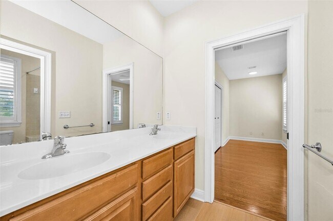 Building Photo - 924 Hemingway Cir