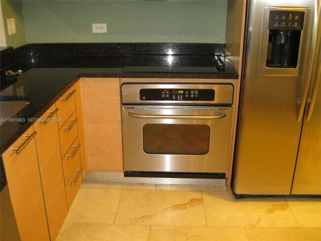 Building Photo - 31 SE 5th St