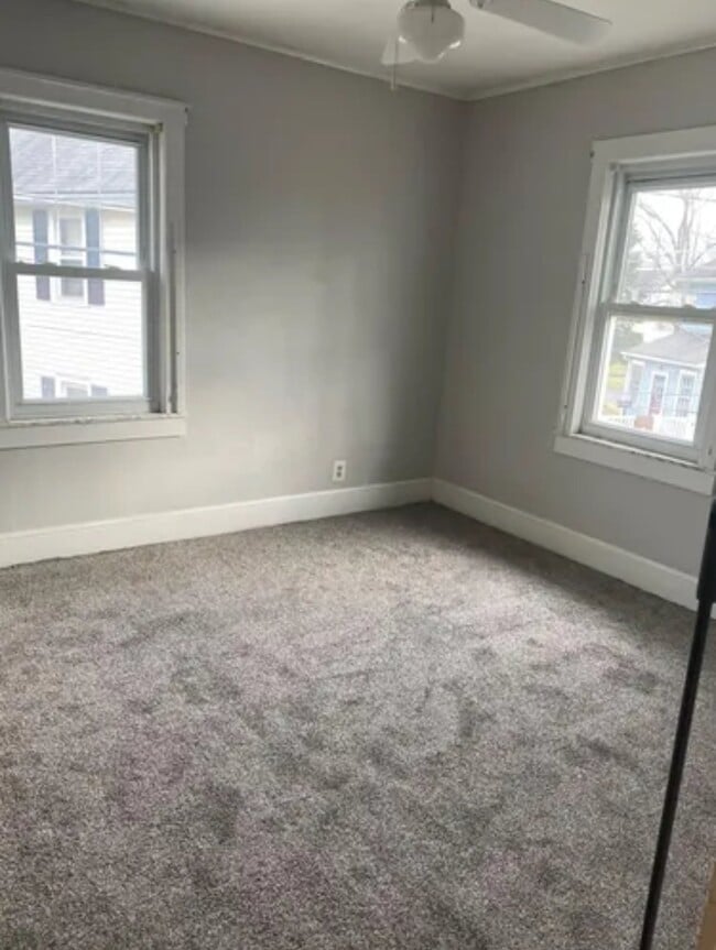 Building Photo - 206 Marne Rd