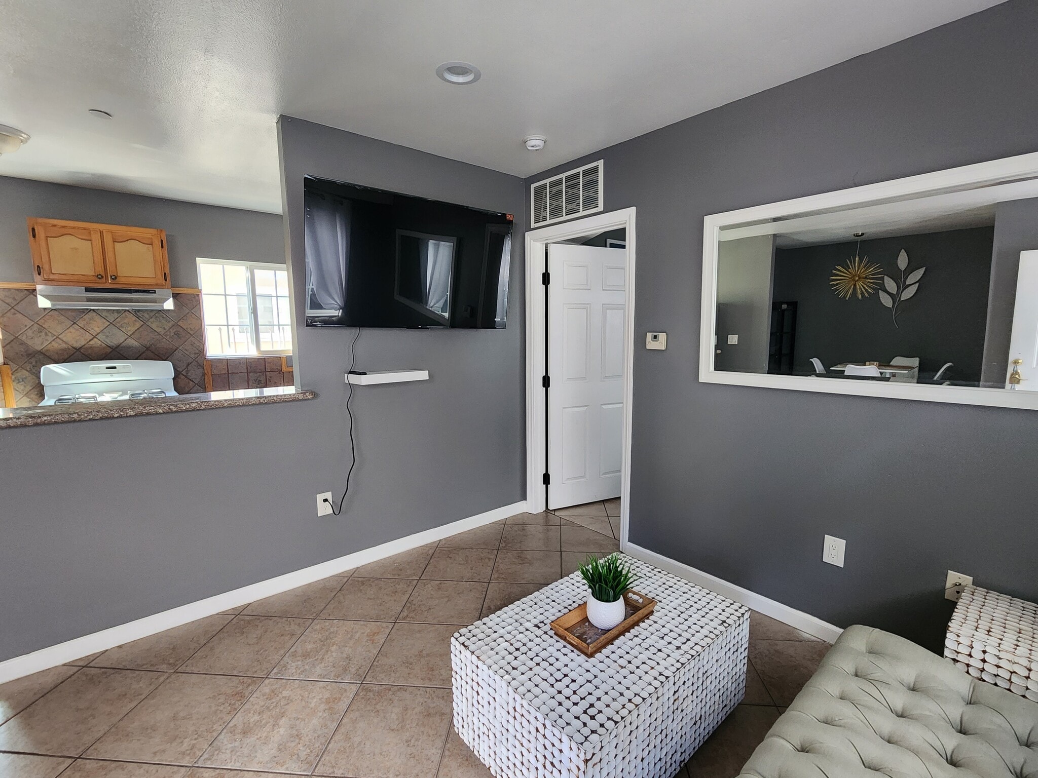 Building Photo - 4427 S Centinela Ave